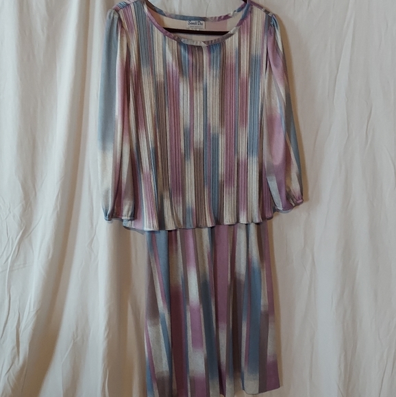 dress - Picture 1 of 4